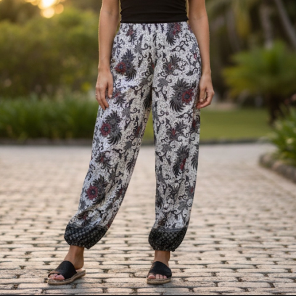 ❤️ Batik Print White Floral Satin Balloon Pants OS